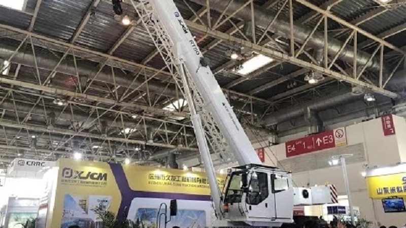 塔吊标准节尺寸的计算主要基于以下几个因素：